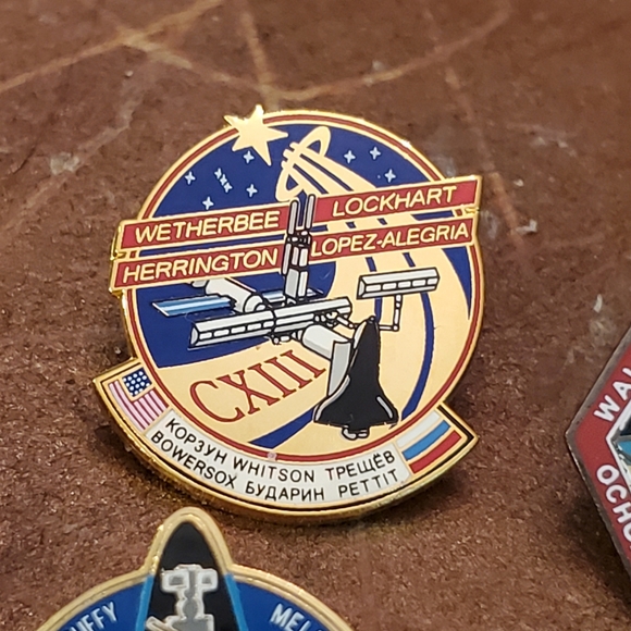 NASA Space Shuttle Mission Pins - Picture 2 of 12